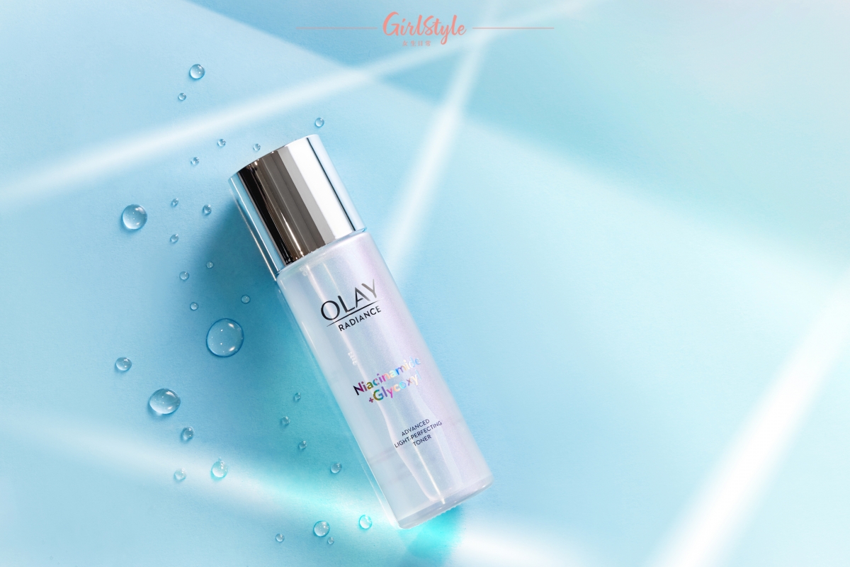 「抗糖水」特別加入首創「3-2-2超強補水配方」，為肌膚深度補水，持久補濕。