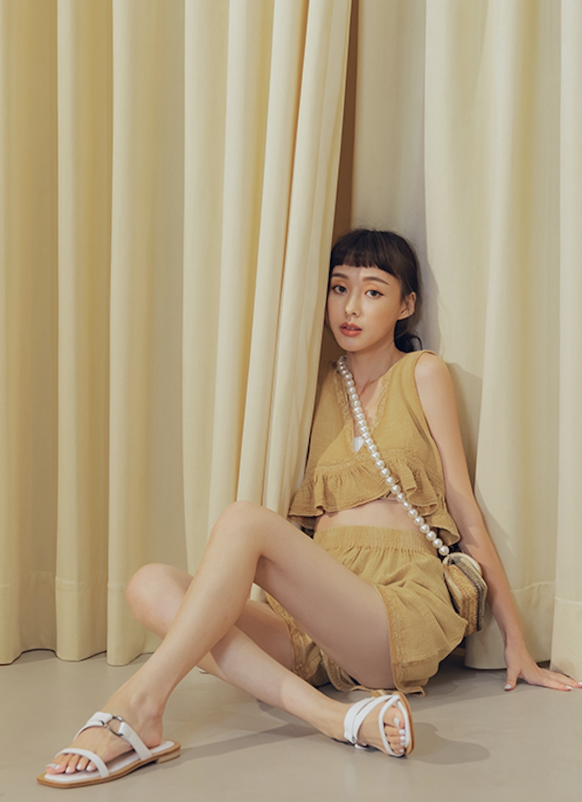 以下為大家推薦8款CP值超高的涼鞋款式吧~