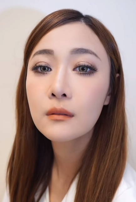 太濃妝?