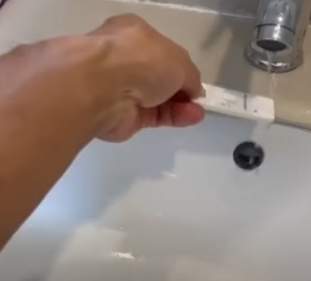 網上有人嘗試滴水