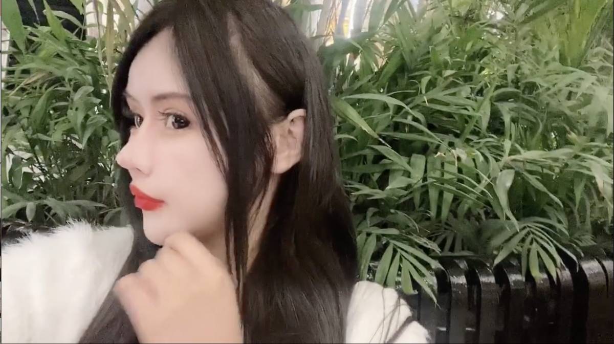 雖然她的外貌不時成為網民話柄,但她卻堅持整容是為了取悅自己