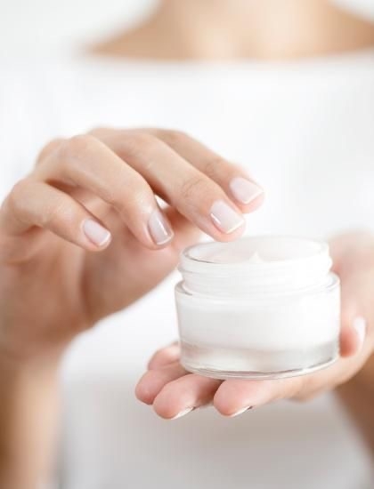 美妝商店@Cosme為大家整合了素顏霜的人氣Top10榜單！