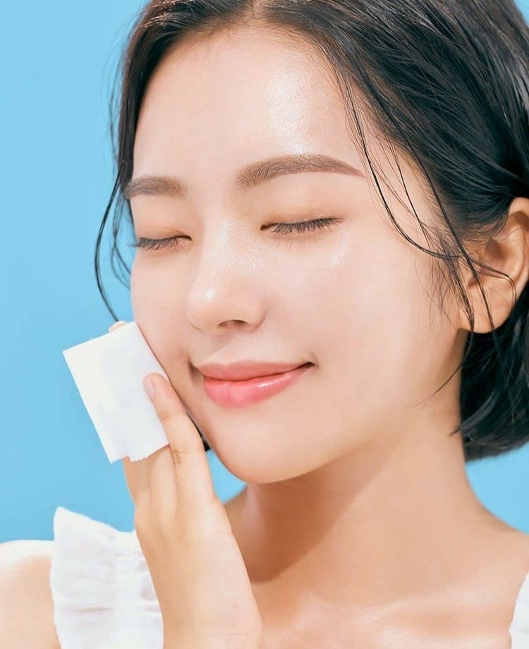 不少女生會心急想趕快完成繁複的卸妝程序,不留神之下不小心用力搓揉肌膚!