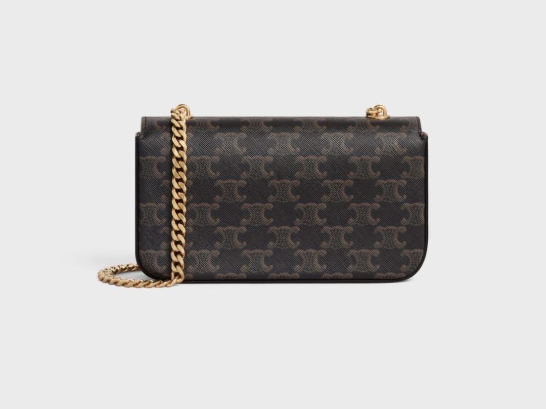Celine亦推出這款深色的Triomphe帆布Chain Shoulder Bag!