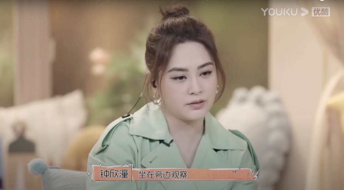 去年,阿嬌主持內地真人騷《怦然心動20歲》