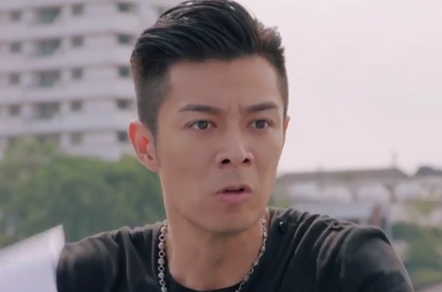 被指用鼻孔做戲