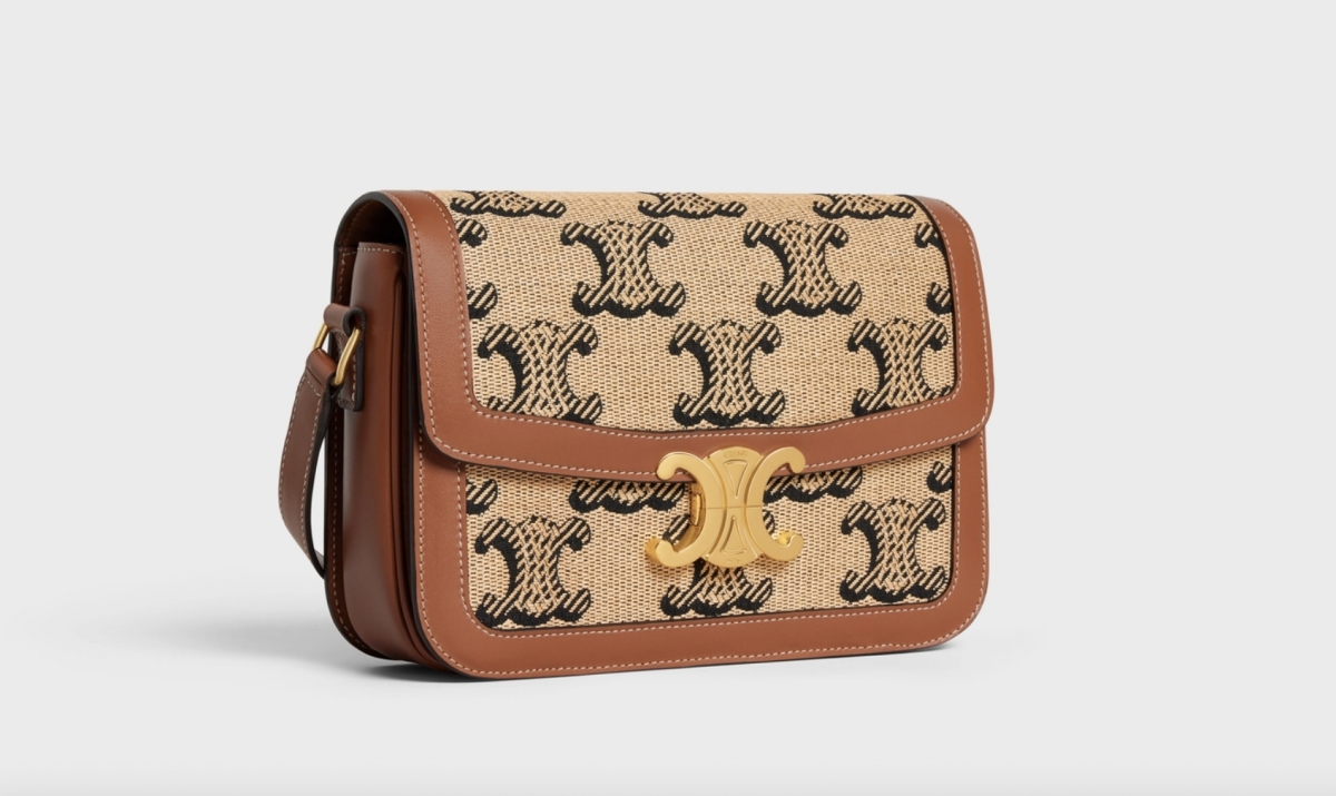 以黃褐色作為底色,表面印有拉菲草緹花 Triomphe~