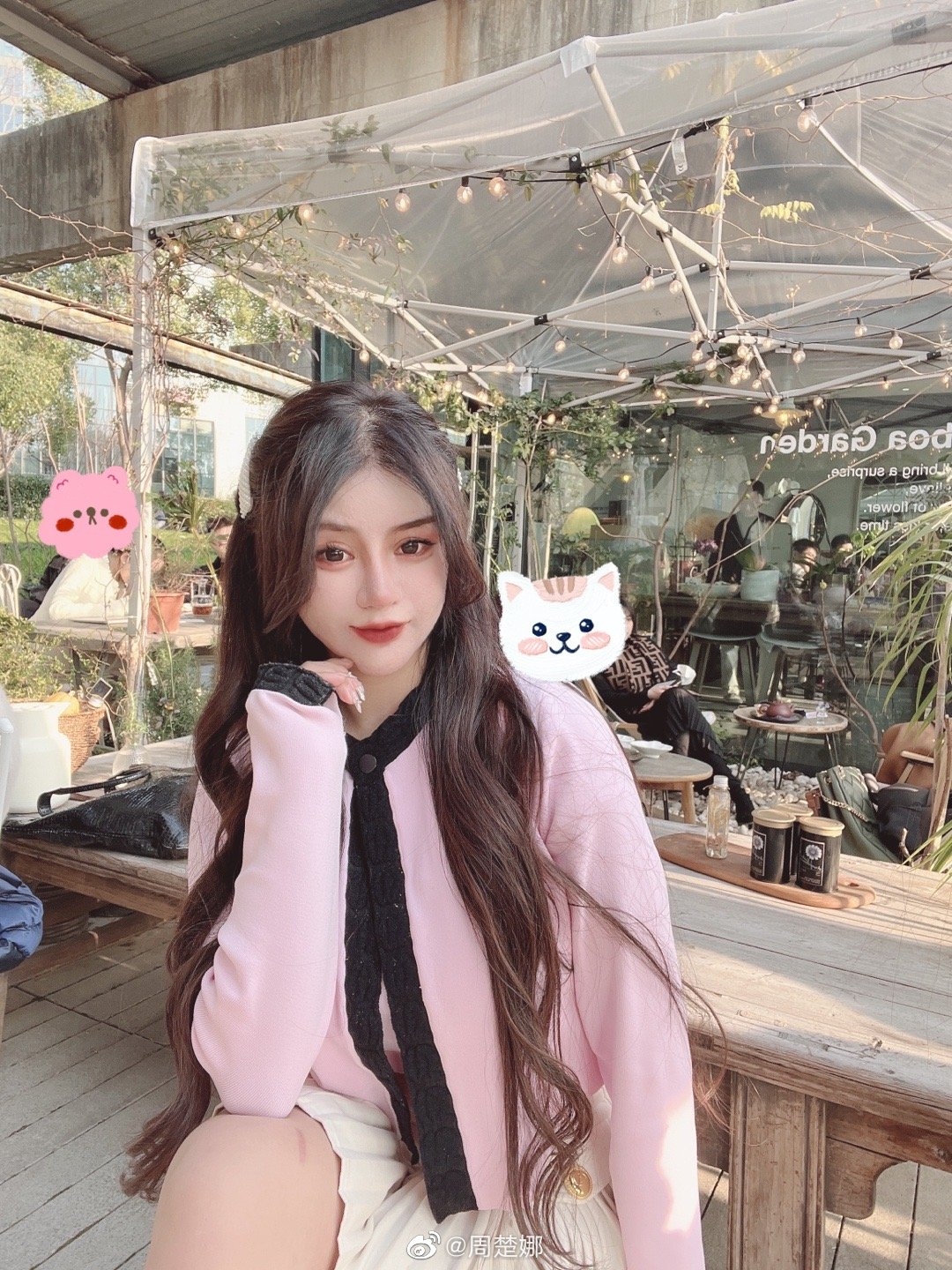 近年,「小z娜娜nana 」一心希望進軍演藝圈,成為藝人~