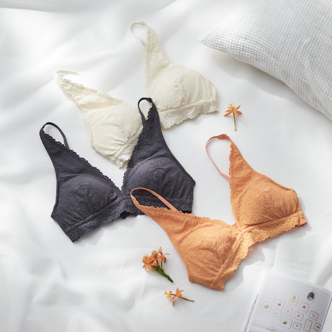 無鋼線胸圍[舒適][蕾絲]（白色、深灰色及橘色）各$149