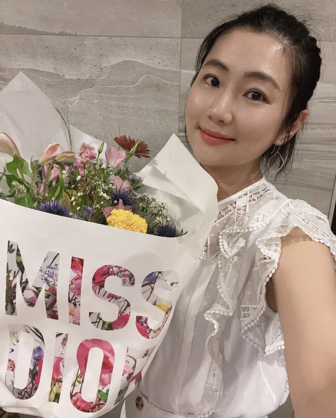 陷入低潮的Selina更曾兩次提出退婚,但張承中始終不離不棄