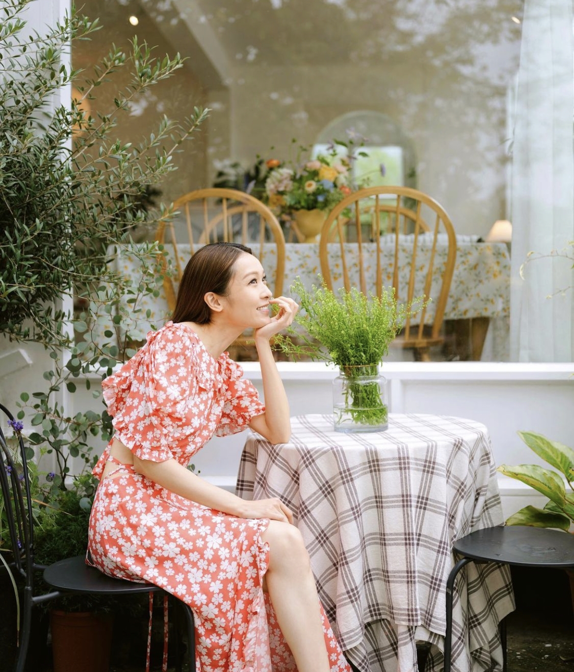 炎炎夏日,碎花裙可說是春夏季節的必備單品!