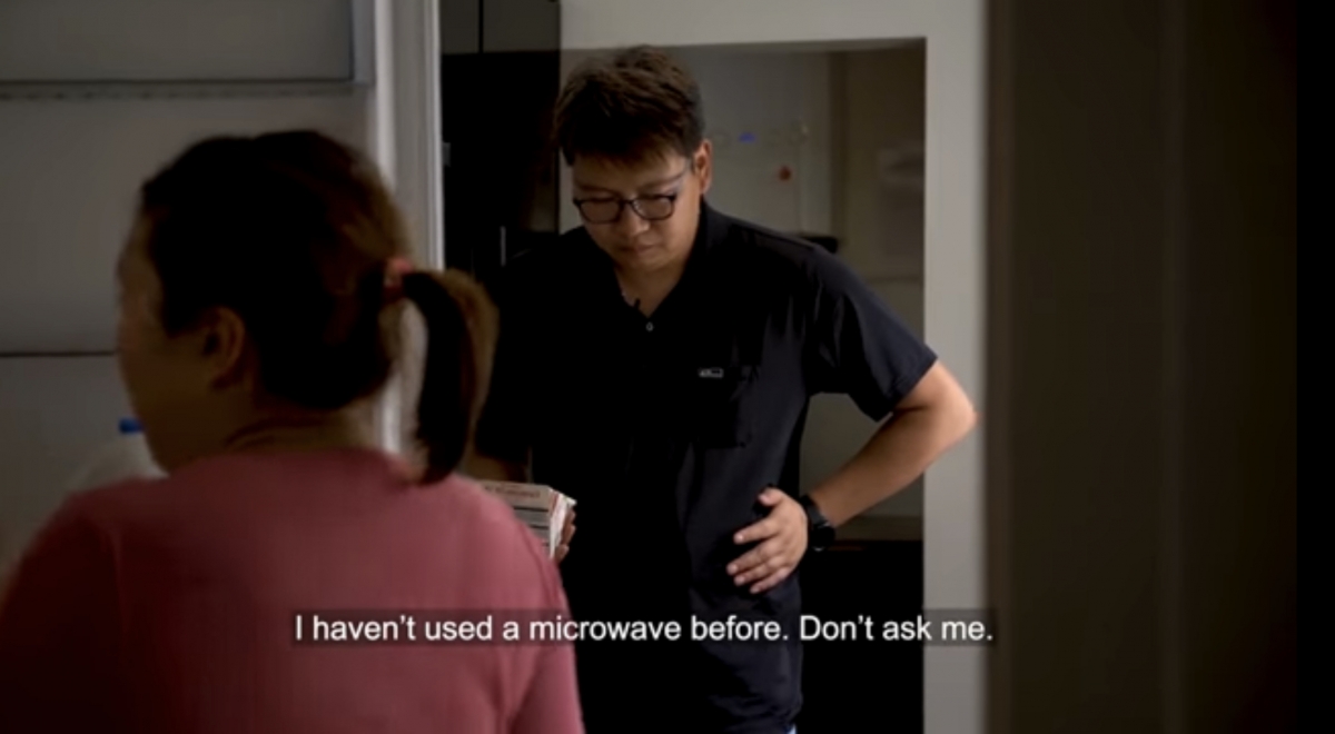 Fiona提到在香港時都是請外傭照顧家頭細務!