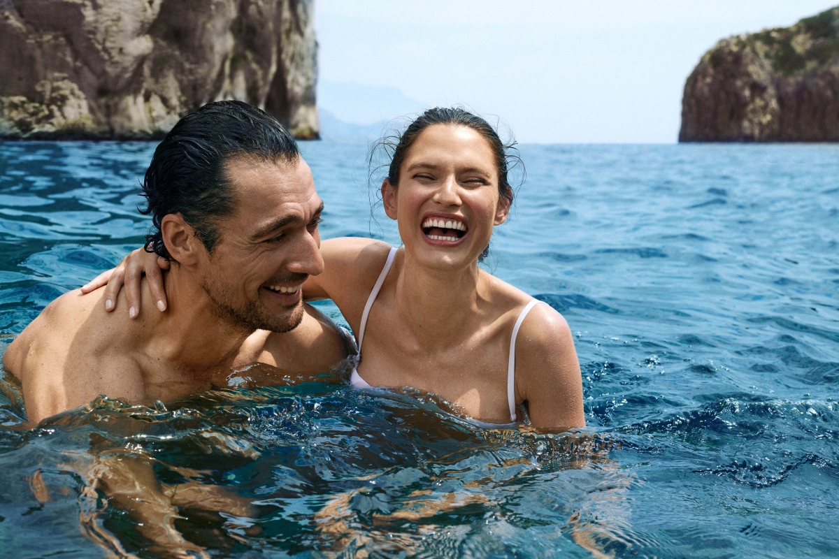 全新推出的Light Blue Italian Love限量版淡香氛延續經典Light Blue系列的盛夏愛情篇章!