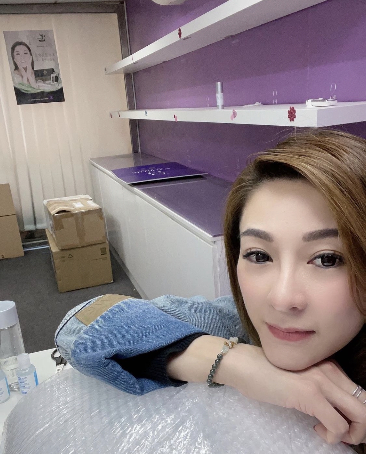 去年又豪花7位數裝修自家護膚品牌的實體店