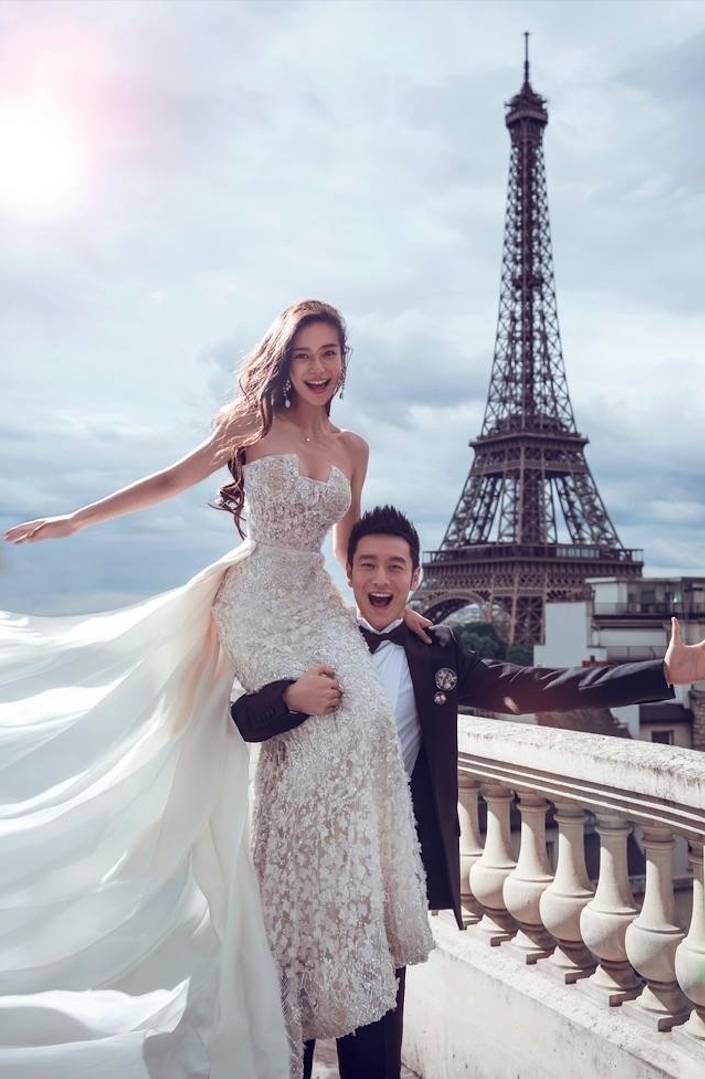 近月宣布離婚的Angelababy和黃曉明在2015年舉辦了盛大的夢幻婚禮~