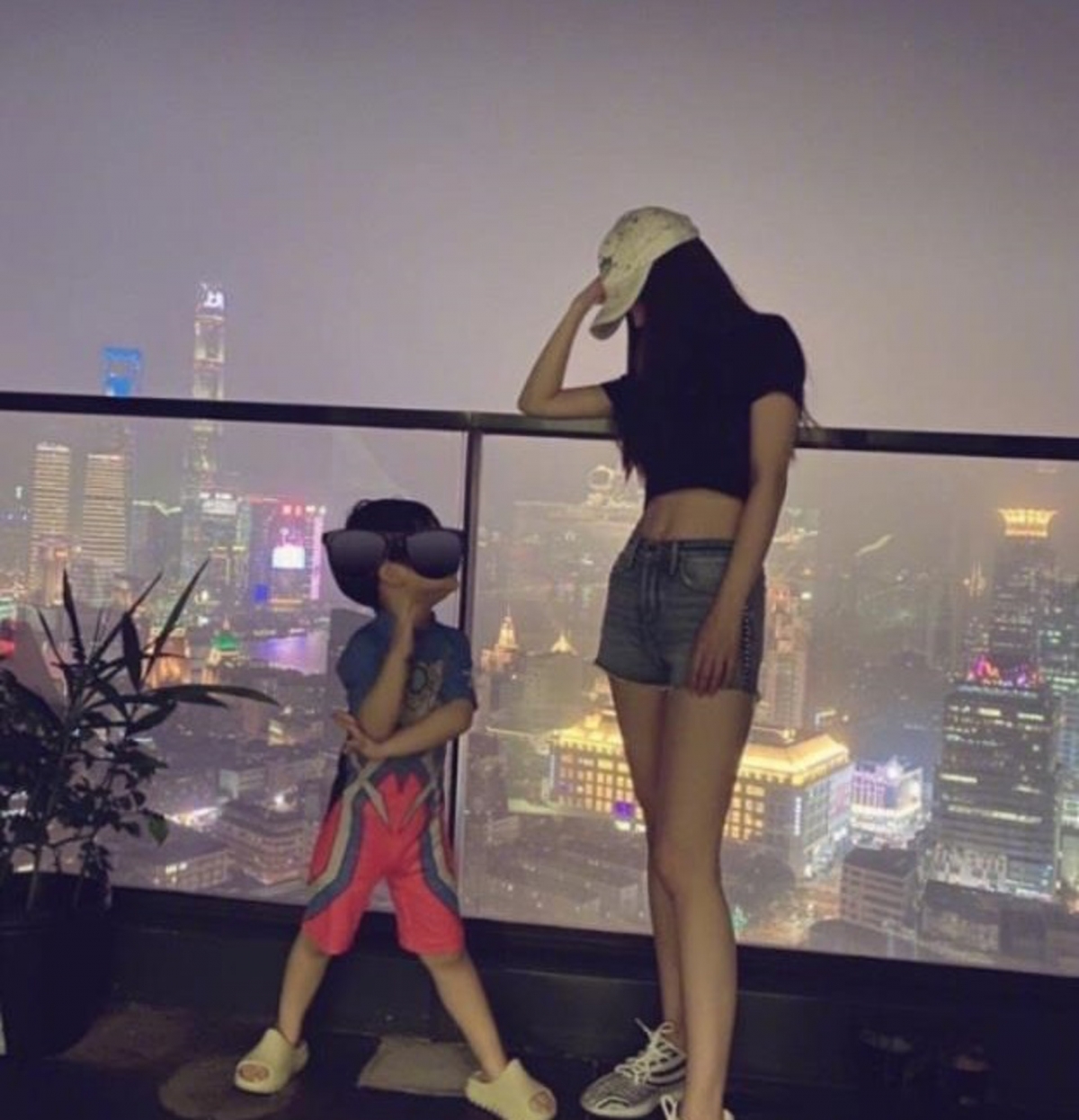 黃曉明不見踪影