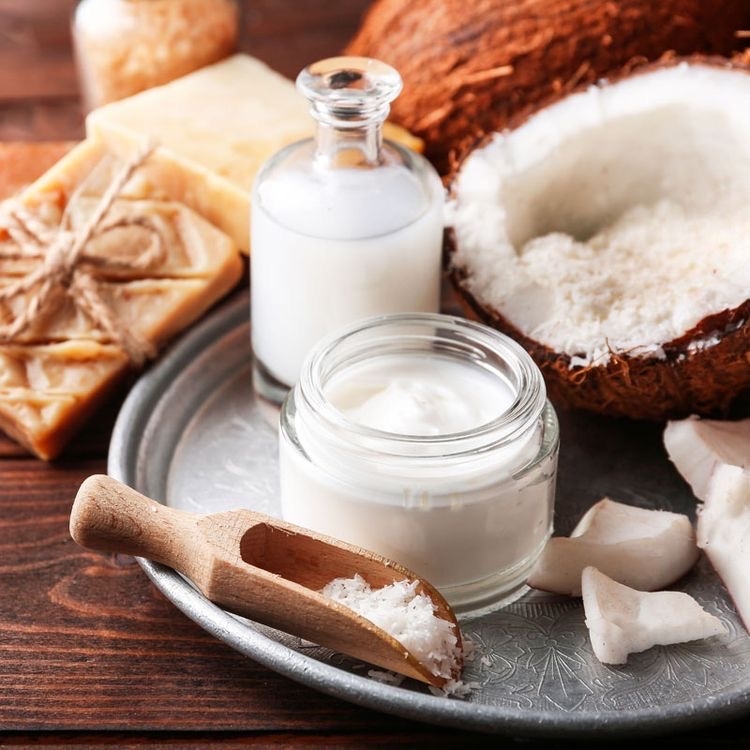 椰子油擁有消炎止痛的功效,可以減輕濕疹帶來的不適感。