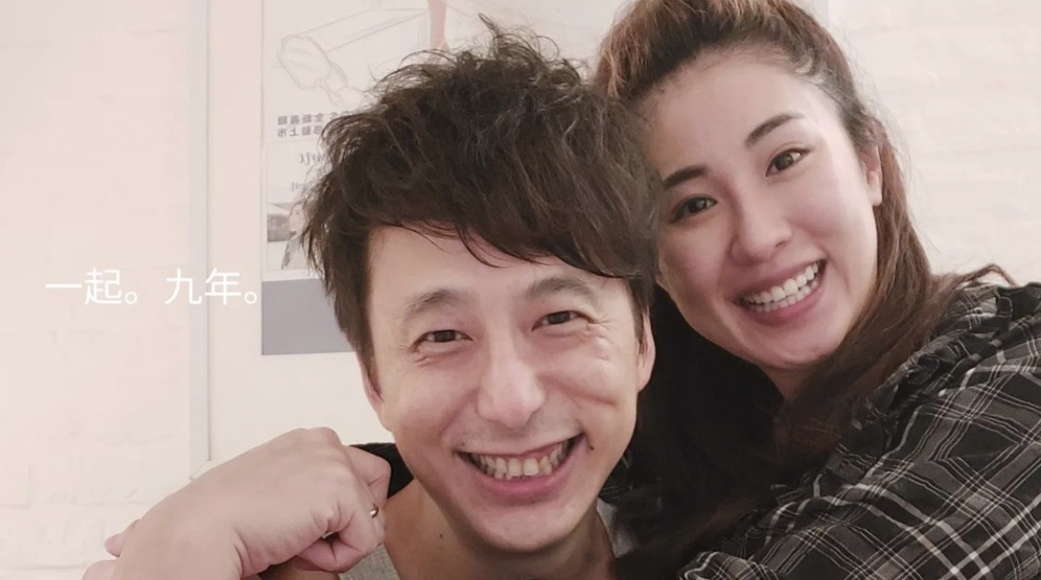 雖然當年鄧健泓並沒有與石詠莉外出食宵夜,不過兩人依然會間中交談幾句~