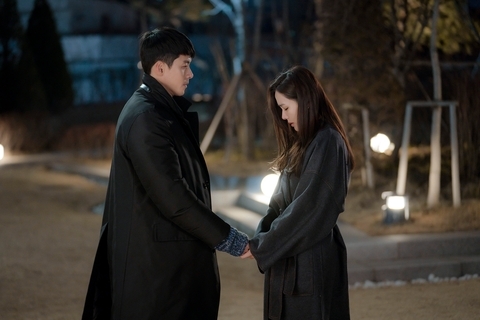 當情侶分離時,另一半表現出不捨的心情會令男生感覺被需要!