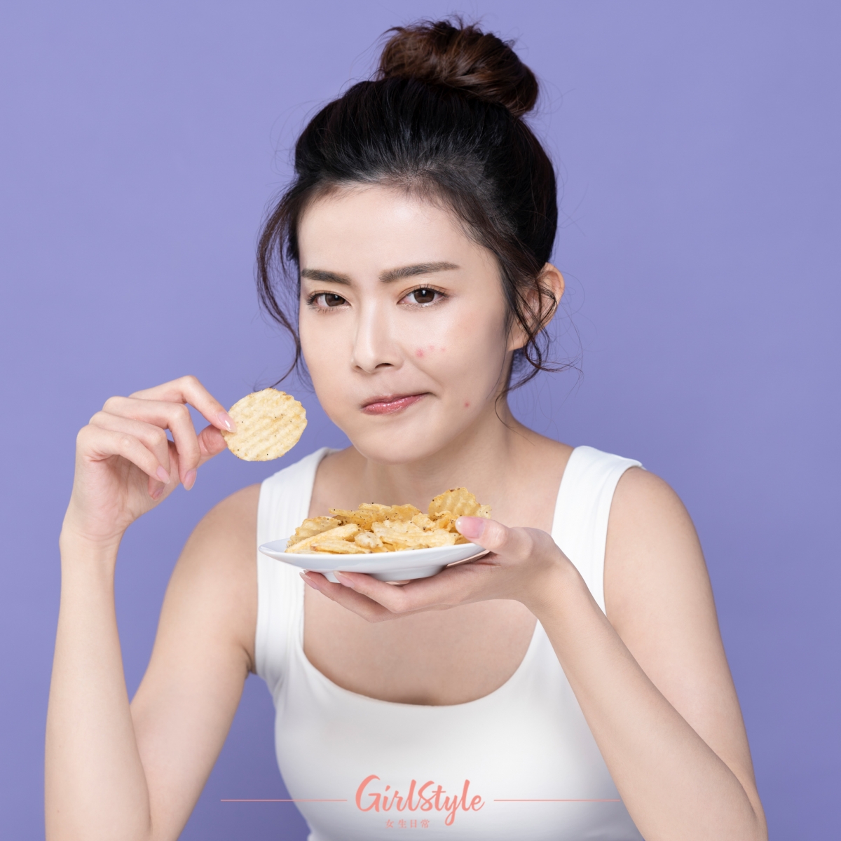 不少女生表示出痘痘的次數從無間斷,以為食煎炸熱氣嘢會多生爆瘡,其實生暗瘡的原因正正就是細菌!