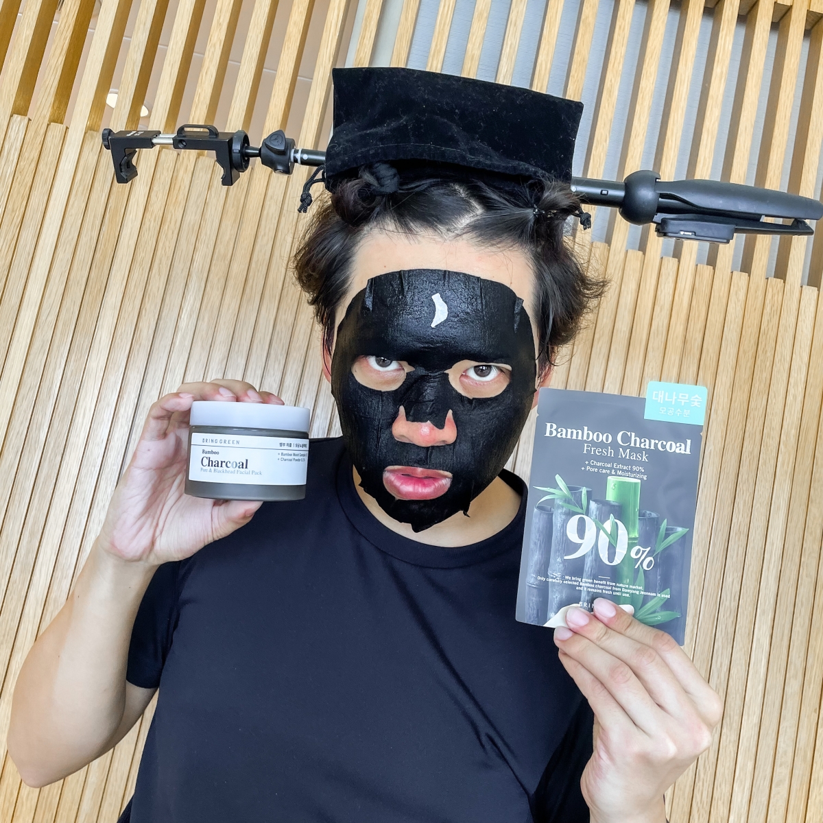 Kyle化身包公，跟Cherry齊齊敷上竹炭深層清潔泥膜和竹炭潔淨補水面膜