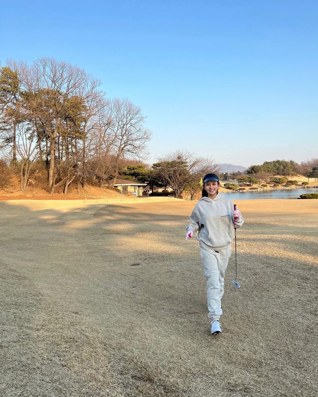 沈月傳將在韓國出道，親解藝名「Ayla」意思？獲邀出席Dior時裝展，被韓媒譽為「香港的美貌」