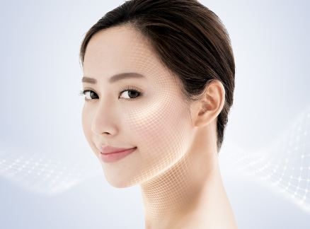 「修復年輕專家」Evvus提供的黃金組合「彈力網提拉」及「重塑膠原」雙療程，可以從肌底增加膠原蛋白！