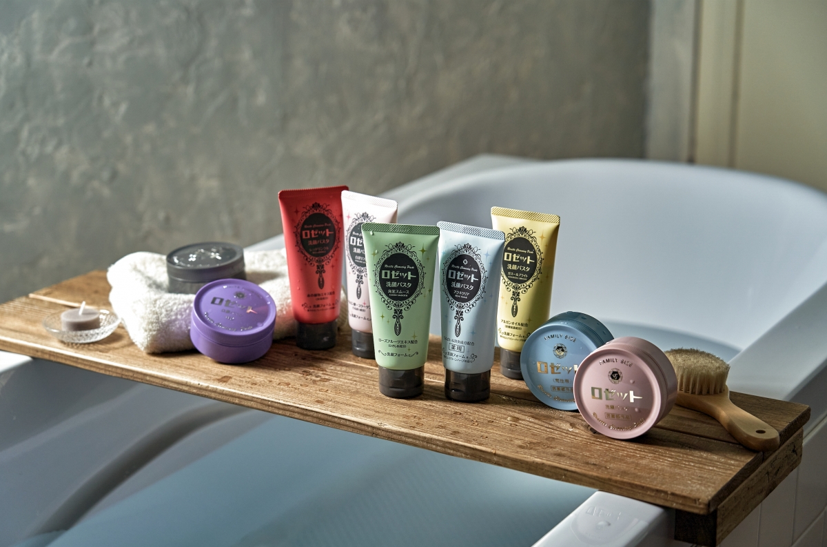 被譽為洗面膏始祖的ROSETTE於日本人氣超高，常年霸佔各大榜單席位的洗面產品，絕對是實力認證！