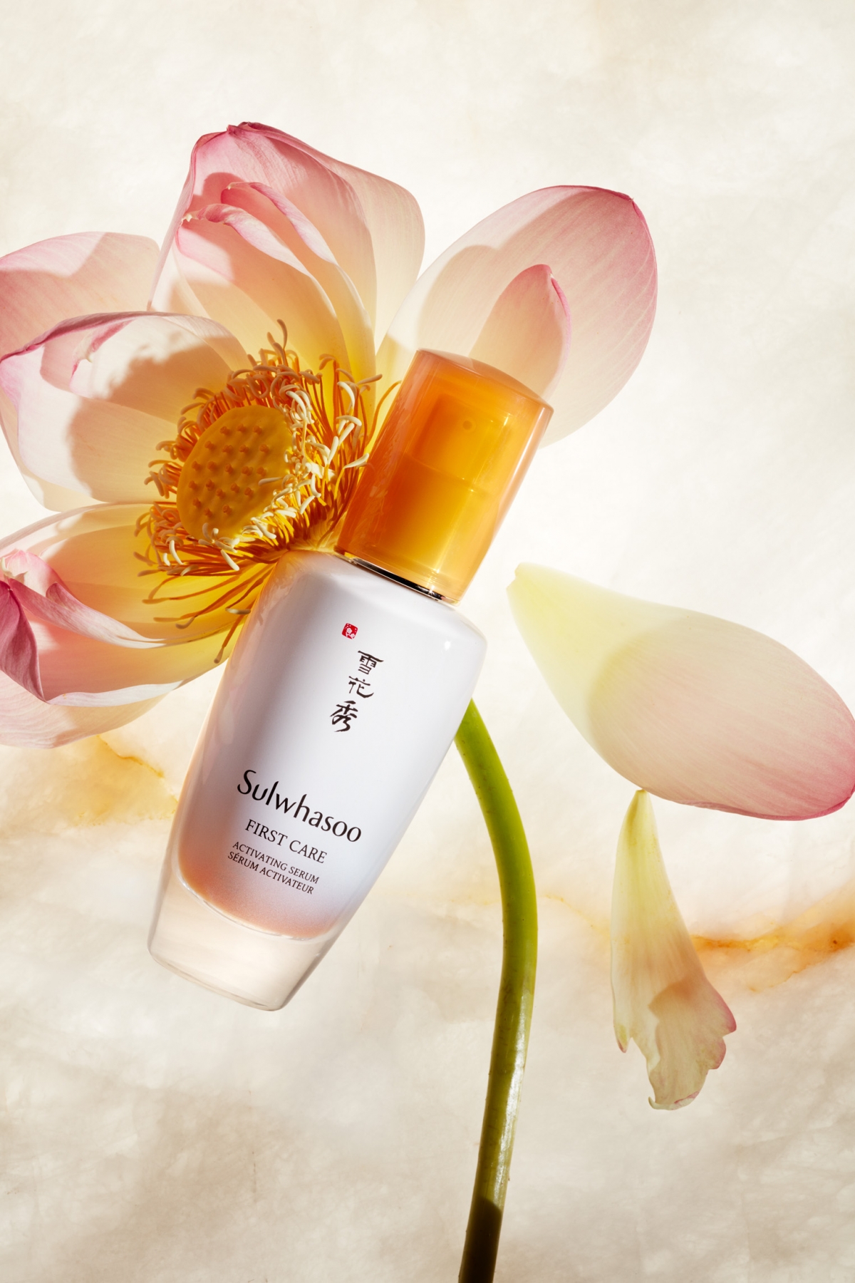 作為雪花秀最為人熟悉的皇牌產品,潤燥再生精華是韓國連續8年No.1*的抗衰老精華。