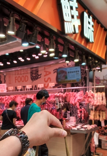 威威豬肉檔就是建華集團旗下的鮮肉店