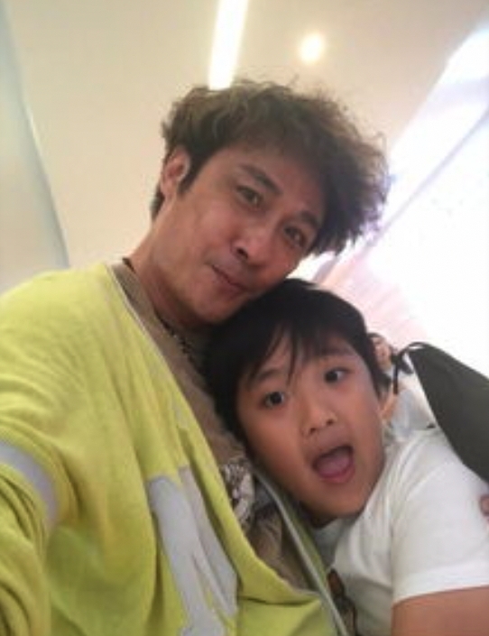 吳鎮宇兒子笑指爸爸是「最佳陪跑」
