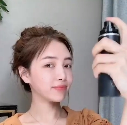 外在：適當使用保濕噴霧