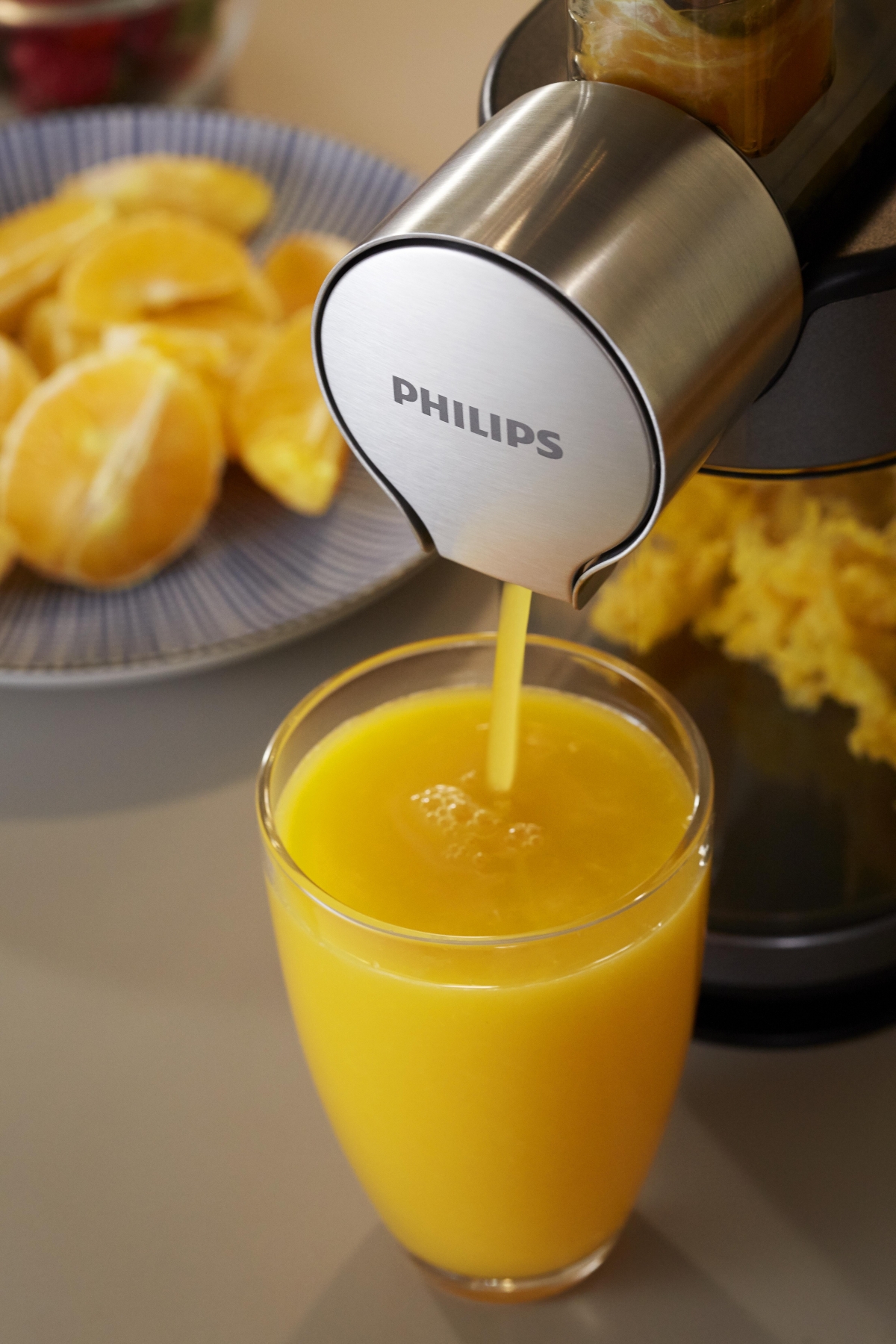 Philips Avance Collection中的慢磨榨汁機能直接倒於杯中飲用,加上輕易拆卸又慳位,絕對是懶惰女生福音!
