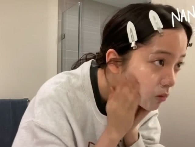 敷面膜大忌1:敷面膜前不洗臉