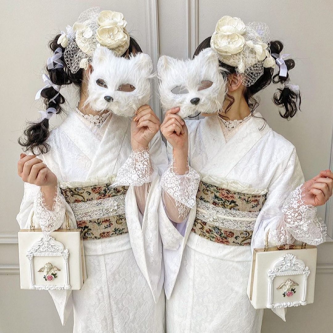 提供很多超靚頭飾、配飾可以借用~