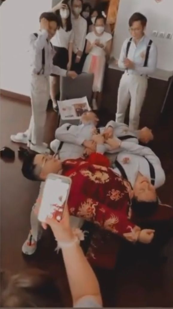 新郎是AK的大哥