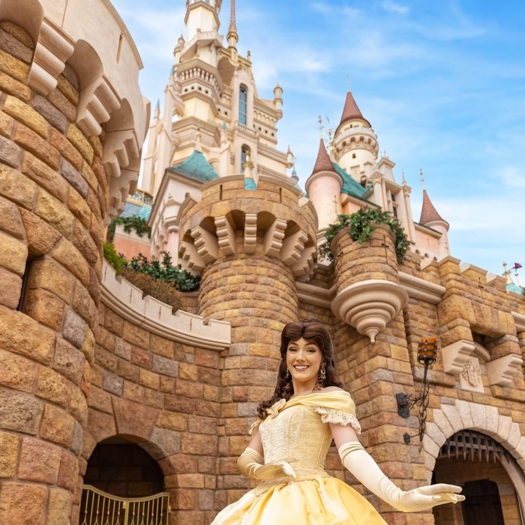 盤點21個迪士尼樂園彩蛋只能Halloween扮公主、入鬼屋前可拎死亡證？, image size:1053x1053