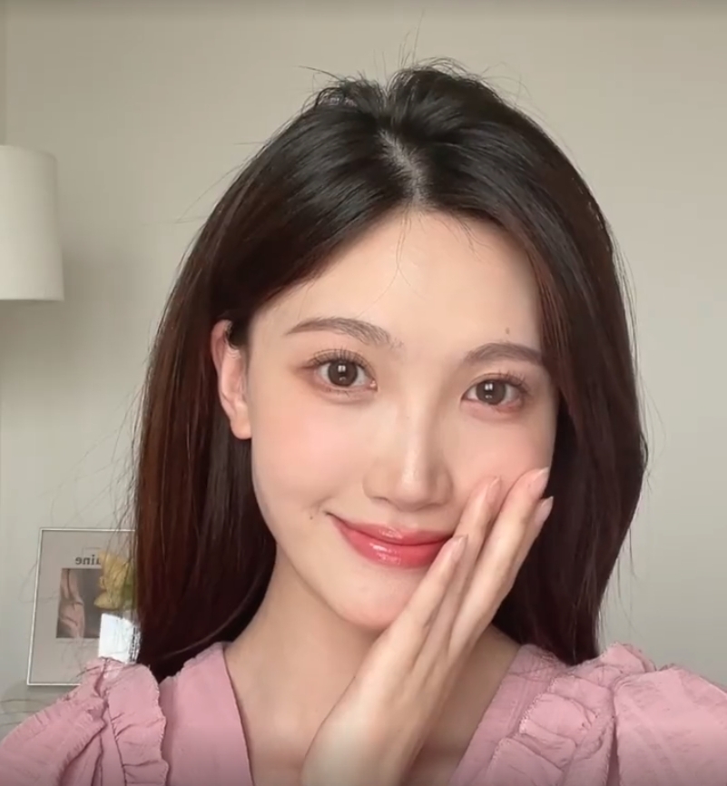 成功縮短中庭,逆襲清純幼態臉