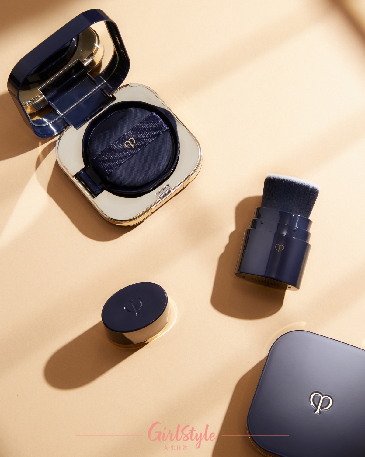 全新鑽光透薄修護氣墊粉底SPF25 PA+++採用突破性首創雙微囊修護粉底水亮凝露技術!