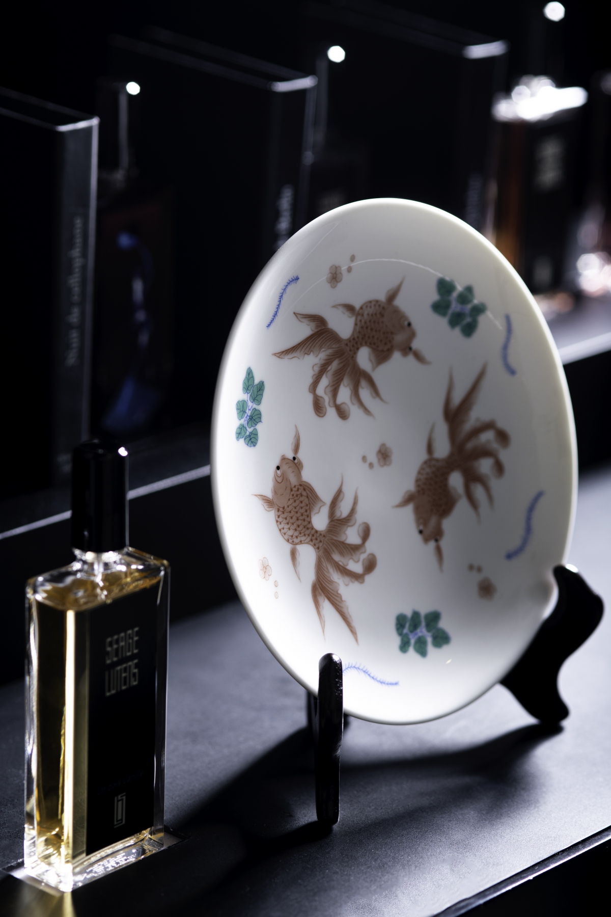 Serge Lutens x 粵東磁廠 手繪金魚瓷碟工作坊