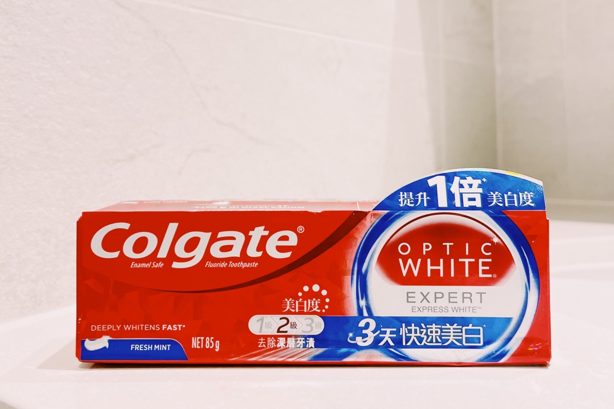 擁有牙醫專用美白成分Hydrogen Peroxide,有效去除最內層、頑固的牙漬!