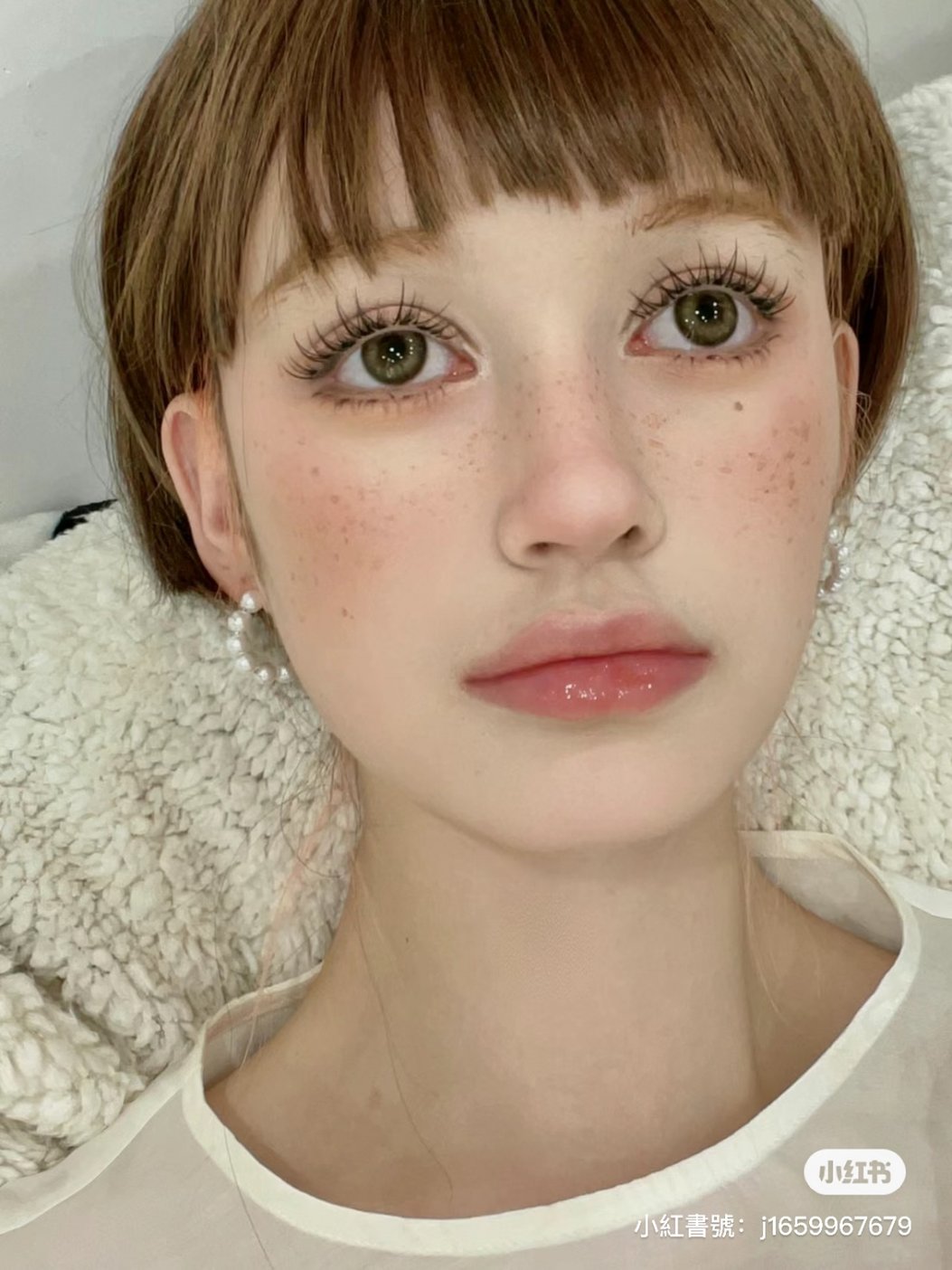 虞书欣美出圈的女团眼妆，怎么到我脸上成了无效化妆？_凤凰网, image size:1053x1404