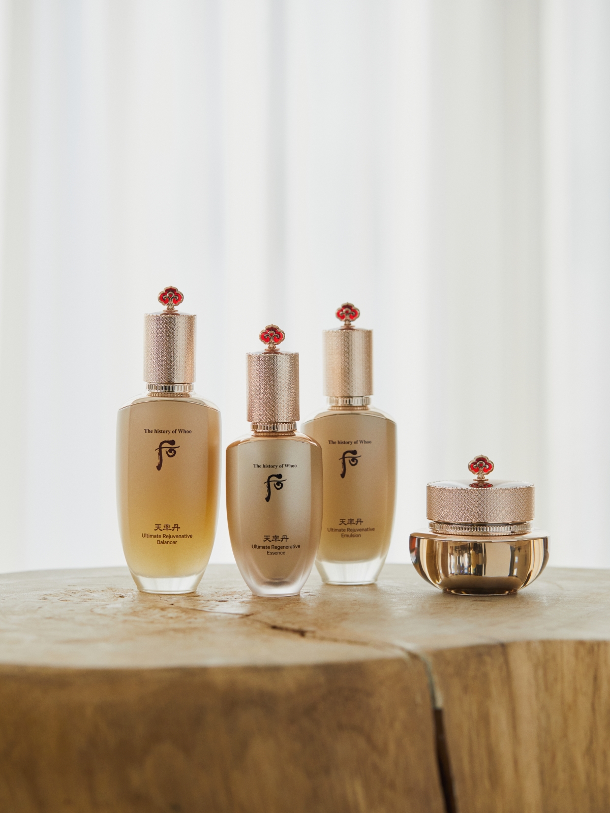 The history of Whoo 后 天率丹系列包括(左至右)天率丹 和率極致再生水、再生精華、再生乳液及再生霜。