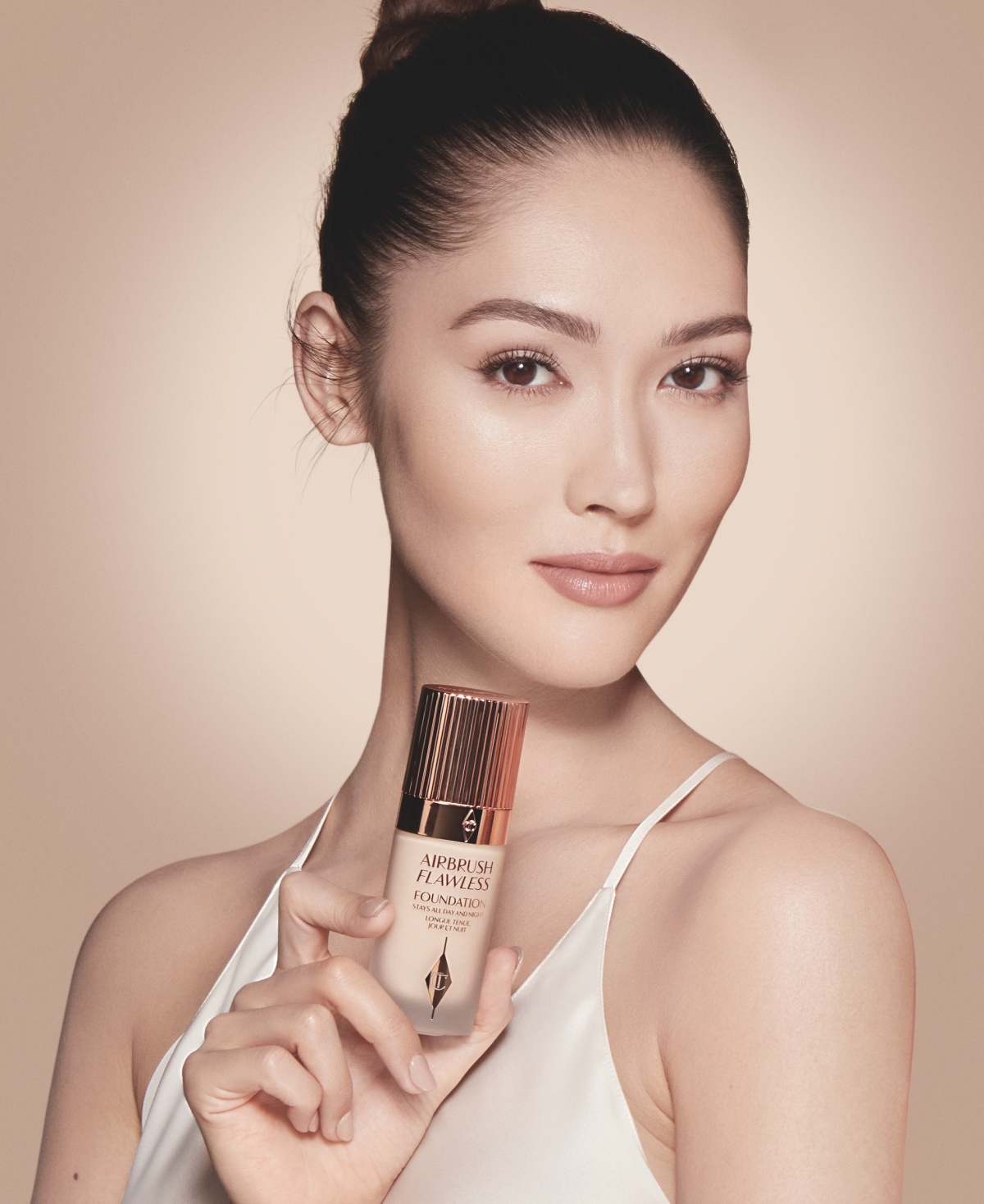 Charlotte Tilbury 王牌輕盈無瑕粉底液深得不少女生喜愛！