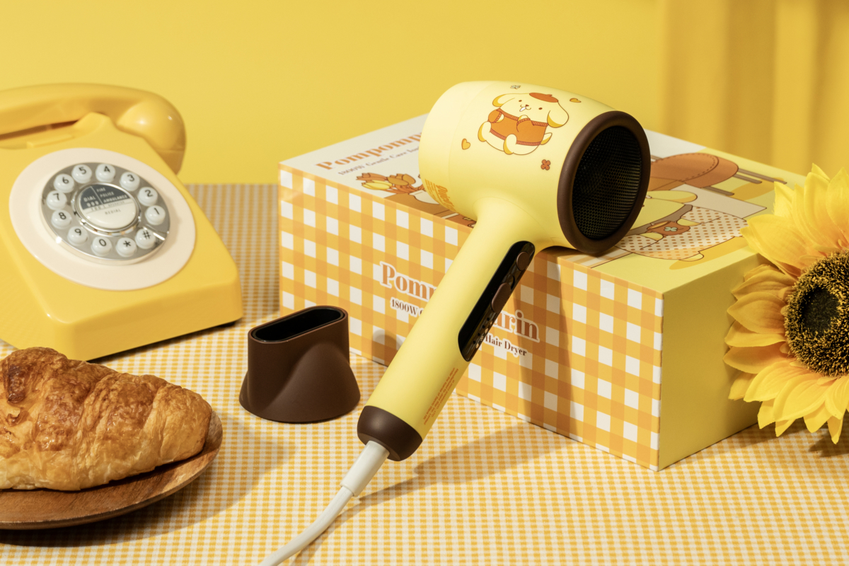 1800W柔護負離子風筒雖不設環球電壓，但仍然輕巧便利～旅行＋在家都可以撫平毛躁髮絲！