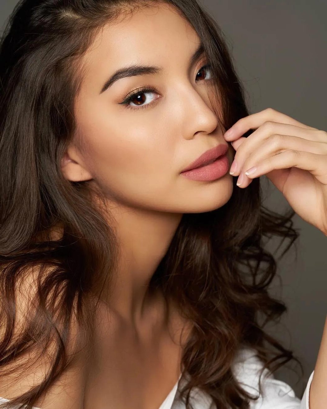 馬來西亞王妃16歲嫁入王室慘遭虐待，長達9個月過著非人生活，出逃後華麗重生！