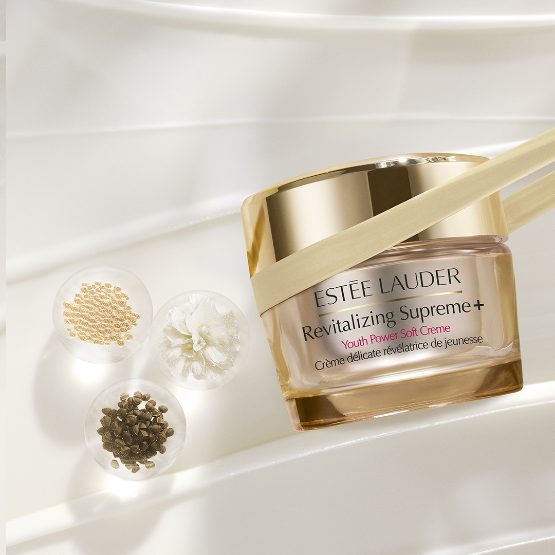 Estée Lauder「Revitalizing Supreme+新生活膚彈活輕盈面霜」是美編尋覓已久的熬夜肌救星,能讓肌膚時刻精神飽滿,緊緻有活力。