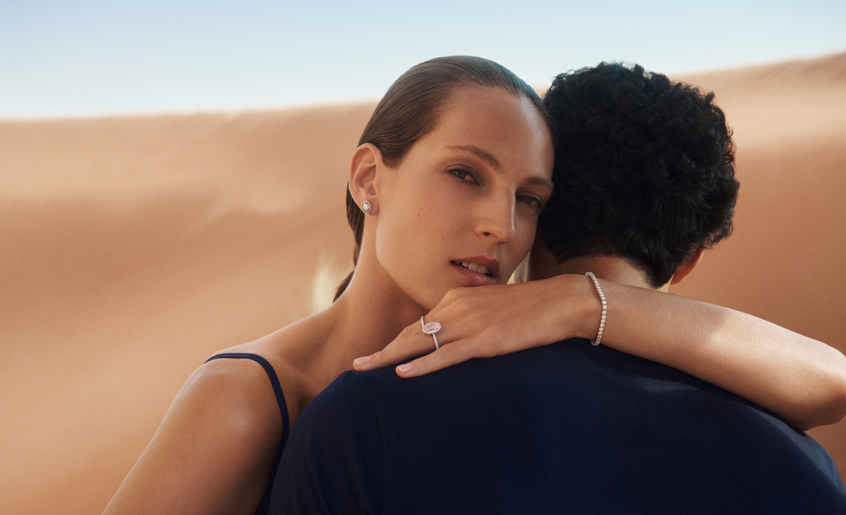 De Beers Jewellers Aura耳環與戒指,及DB Classic手鍊。