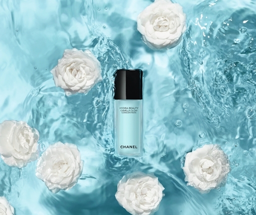 CHANEL 力推的護膚新成員「HYDRA BEAUTY Camellia Glow Concentrate」山茶花晚間煥膚保濕精華