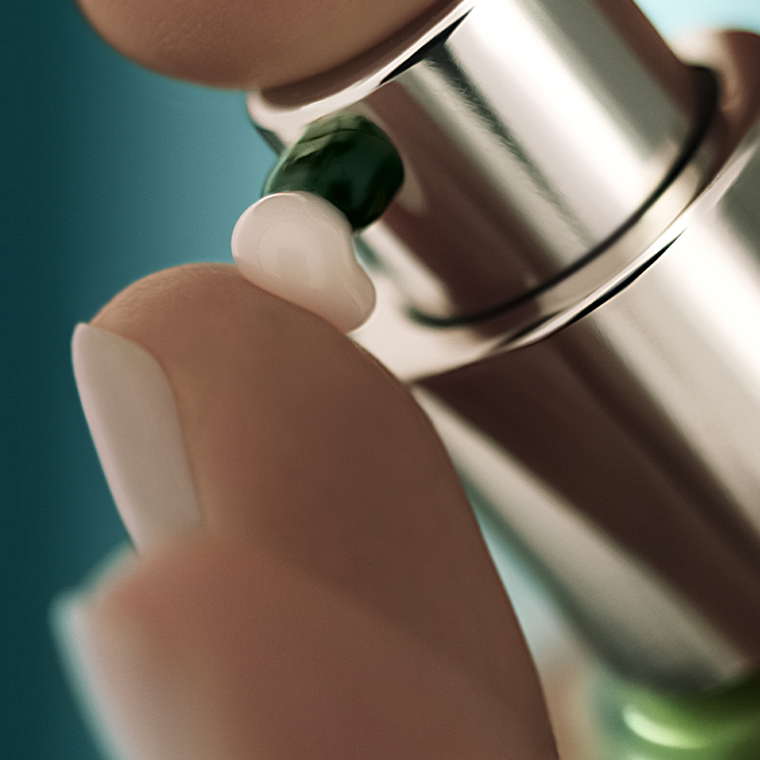 獨家研發的液態建構科技,令 La Mer 全新 The New Lifting Firming Serum 提升緊緻精華活性成分更均勻、更完整地滲透至肌膚底層,全方位立體抗老。